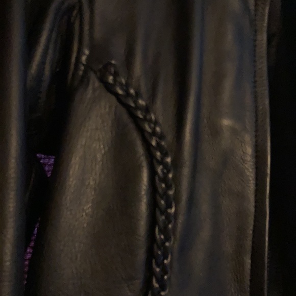 Leather jacket - Picture 2 of 8